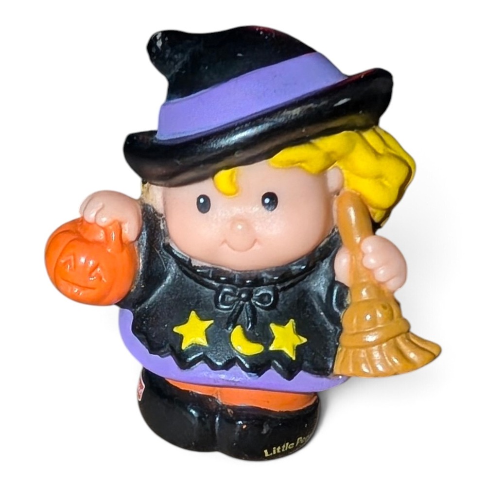 Fisher Price Little People Sarah Lynn 2" Halloween Witch Trick or Treat Girl '02